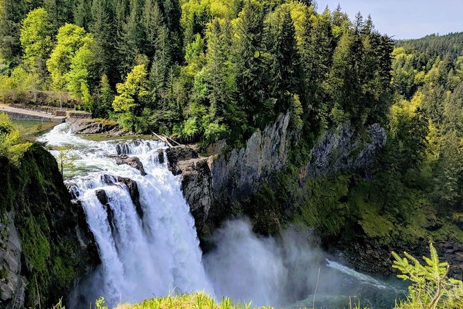 Seattle Wine and Waterfall Luxury Small-Group Day Tour With Lunch - Inclusions