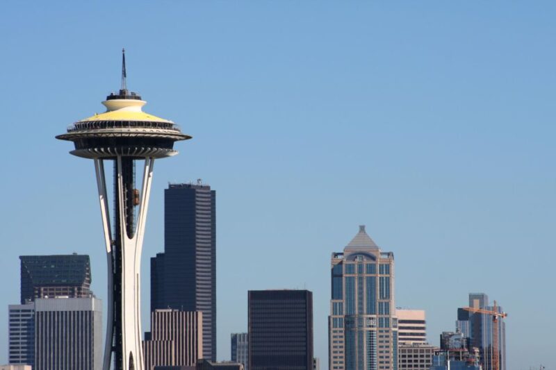 Seattle's Romantic Rendezvous: A Journey of Love - Picturesque Starting Point