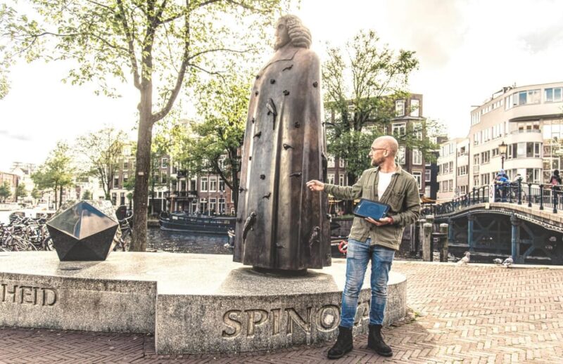 Second World War: The Liberation of Amsterdam - Inclusions and Exclusions