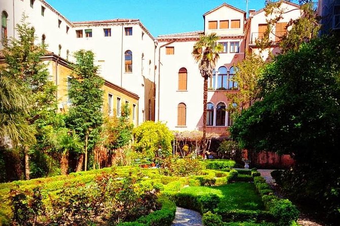 Secret Gardens of Venice in the Dorsoduro District With Cichetti Tasting - Highlights of the Private Tour