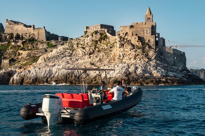 Secret Gulf of Poets or Cinque Terre by Boat - Boat and Lounger Details