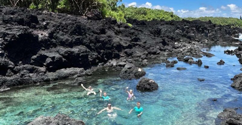 Secret Jungle Tide Pool Short Hike (Private) - Tide Pool Experience