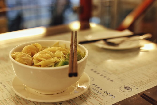 Secret Noodle and Wonton in Shanghai Alleyways With Local Beer - Noodle Delight