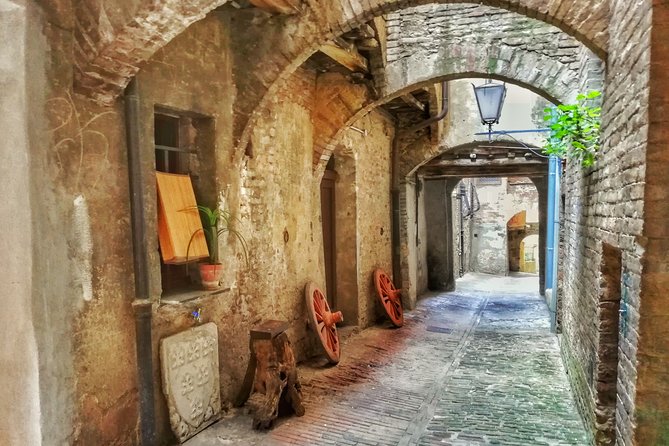 Secret Siena Walking Tour - Discovering Sienas Captivating History