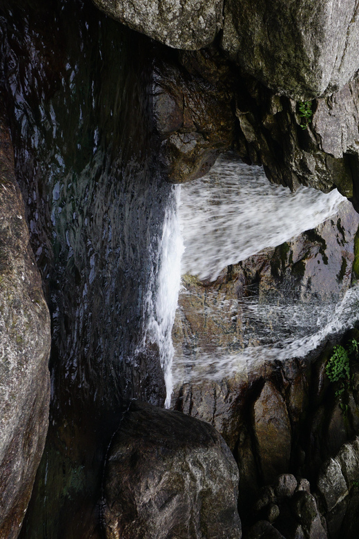 Secret Waterfall In McLeodGanj - Key Points