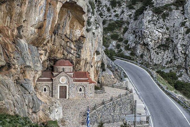 Secrets of West Crete & Rethymno Town Private Tour From Heraklion - Comfortable Transportation and Knowledgeable Guides