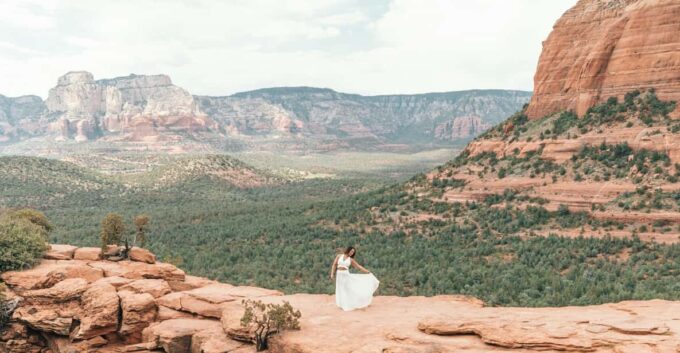 Sedona Devils Bridge, Bell Rock & Chapel of the Holy Cross - Bell Rock Vista and Courthouse Butte
