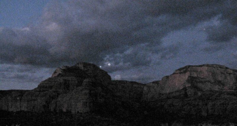 Sedona: Nighttime UFO & Stargazing Tour - Tour Logistics and Meeting Information