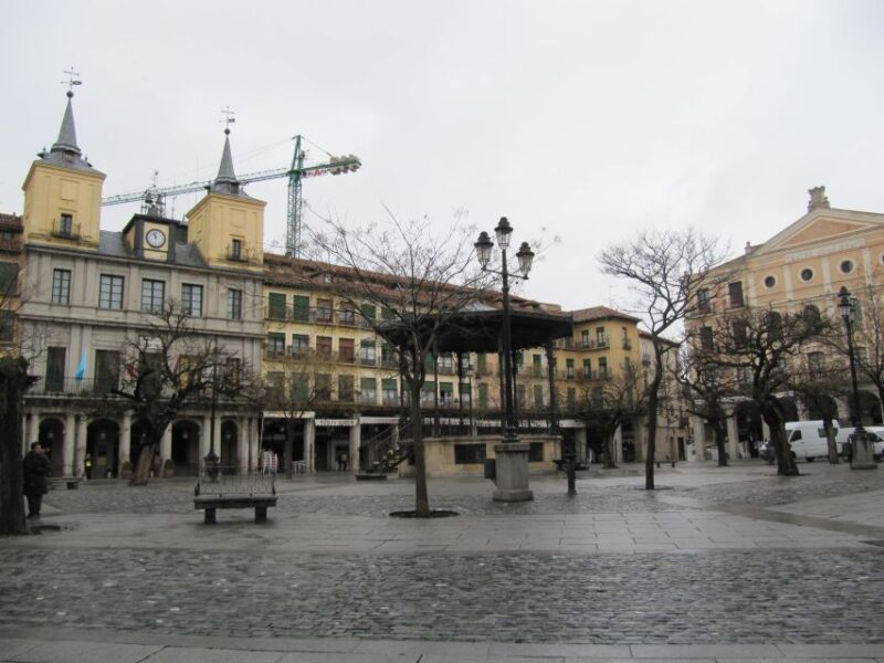 Segovia: 3-Hour Private Walking Tour - Segovias Roman Aqueduct