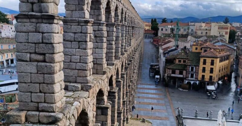 Segovia: Aqueduct, Cathedral, & Alcazar Guided Walking Tour - Cultural and Historical Significance