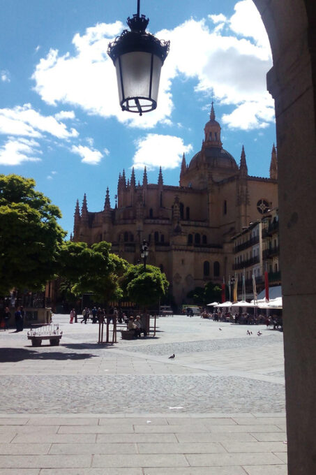 Segovia: Aqueduct, Cathedral, & Alcazar Guided Walking Tour - Tour Ends at C. Marqués Del Arco, 1
