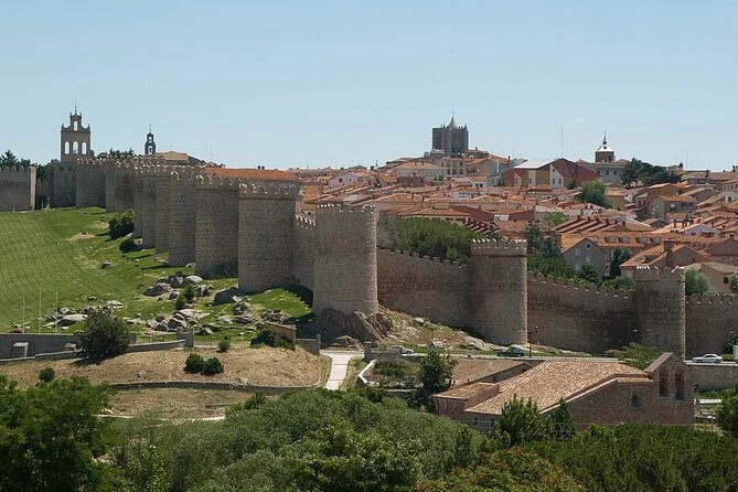 Segovia, Ávila & Toledo: Guided Tour From Madrid - Exploring the Ancient City of Ávila