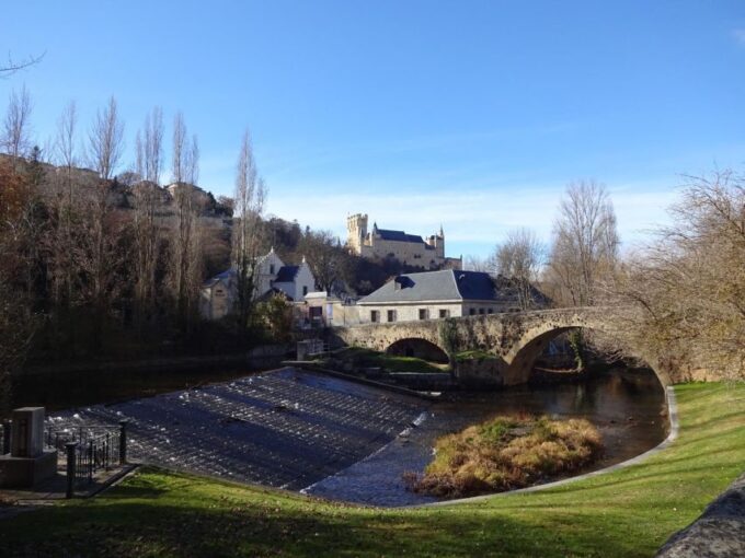 Segovia: Guided Route on an Electric Bicycle (Ebike) - Starting Point: Aqueduct of Segovia