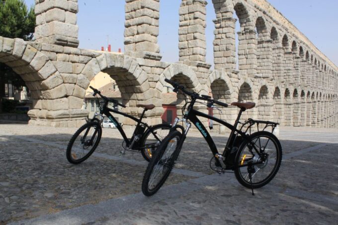 Segovia: Guided Route on an Electric Bicycle (Ebike) - Typical Segovian Tapas and Drinks
