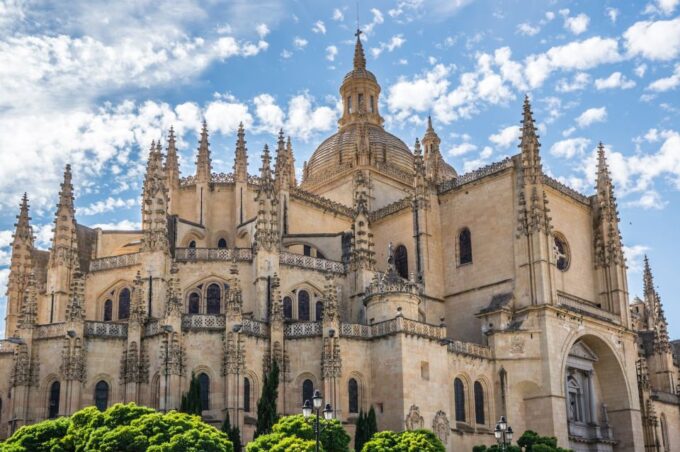 Segovia Guided Visit, Alcazar & Hiking With High Speed Train - Alcazar Panoramic Views