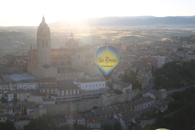 Segovia: Hot Air Balloon Flight With Picnic and Cava - Highlights