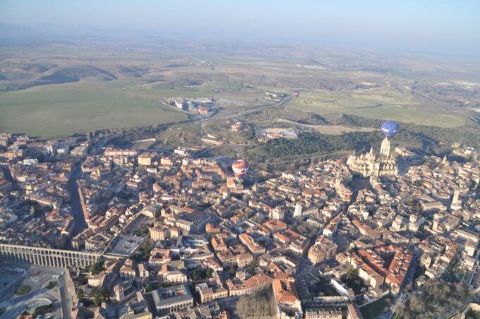 Segovia: Hot Air Balloon Flight With Picnic and Cava - Preparing for the Flight