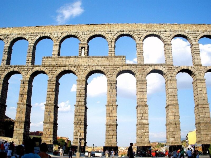 Segovia - Old Town Tour Including Castle Visit - Key Points