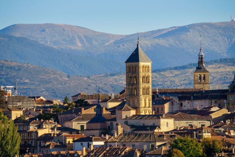 Segovia - Old Town Tour Including Castle Visit - Visiting the Cathedral