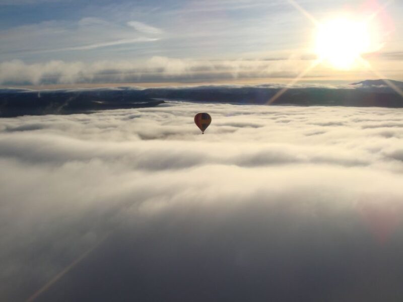 Segovia: Private Balloon Ride for 2 With Cava and Breakfast - 1-Hour Hot Air Balloon Flight