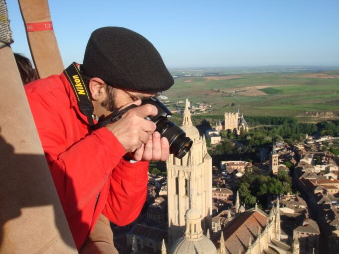 Segovia: Private Balloon Ride for 2 With Cava and Breakfast - HD Photo and Video Report