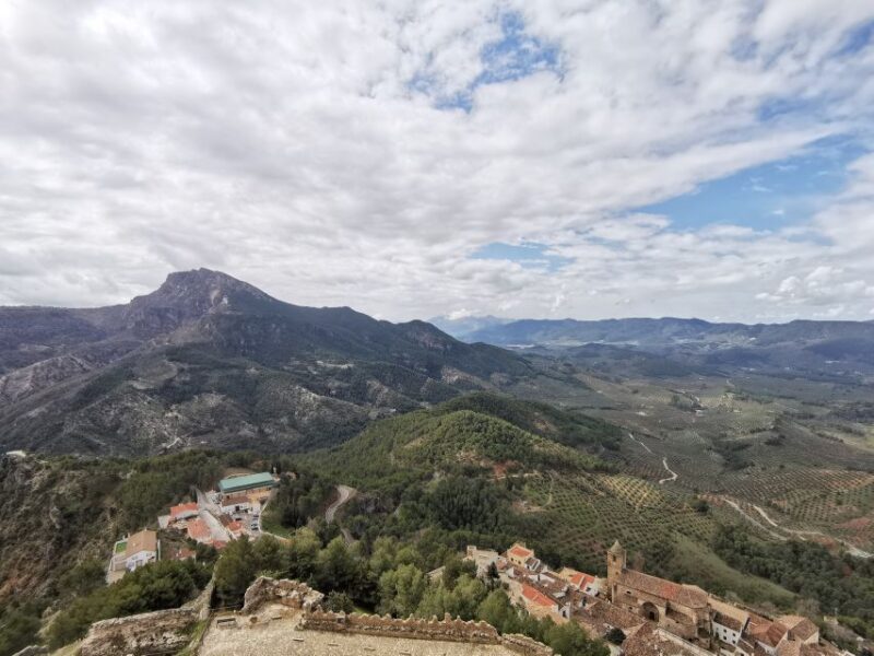 Segura De La Sierra: Highlights Walking Tour - Key Points