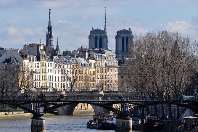 Seine River Cruise Flexible Ticket With Audio in Paris - 1 Hour - Tips for an Enjoyable Cruise