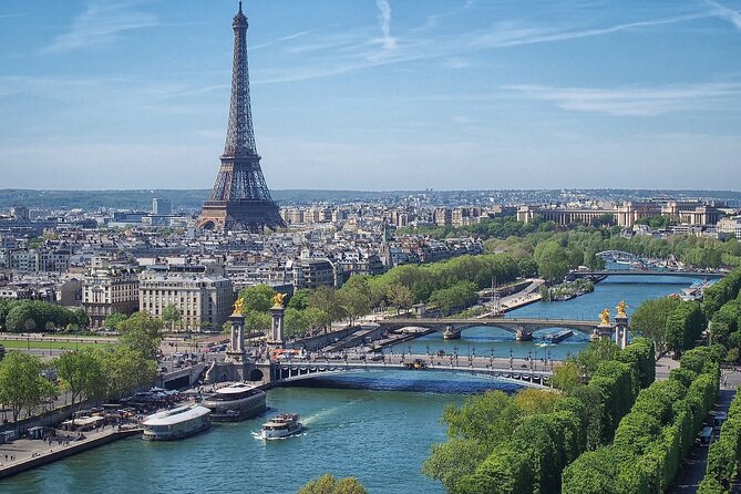 Seine River Cruise With Commentary 1 Hour - Booking and Pricing