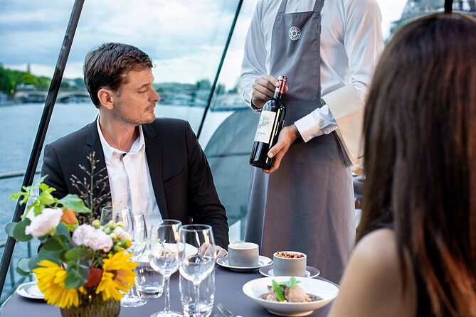 Seine River Early Gourmet Dinner Cruise With Wine by Bateaux Parisiens - Departure and Meeting Logistics