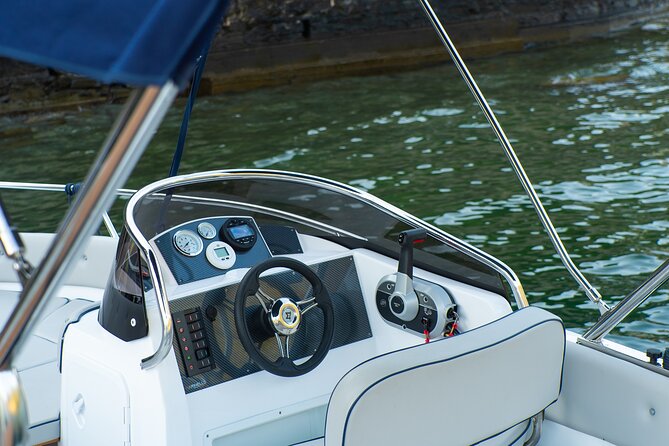 Self Driving Boats on Lake Como - Exploring Lake Como by Boat