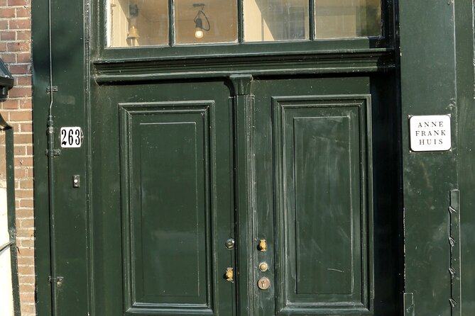 Self-Guided Audio Tour Holocaust Series: The Jewish Quarter - Language and Offline Accessibility