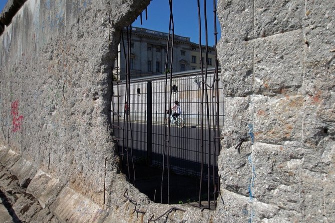 Self-Guided Audio Tour-The Fall of the Wall: a Light for Humanity - Reviews and Feedback