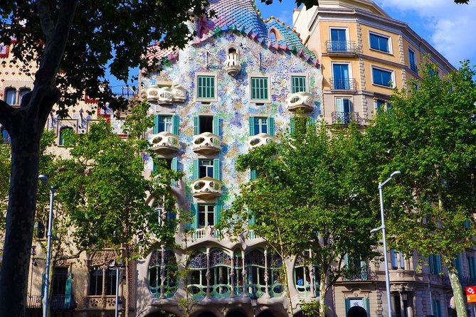 Self-Guided Audio Tour-The Surrealist Barcelona of Dalí and Gaudí - Support and Assistance Available