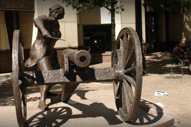Self-Guided Austin Scavenger Hunt: Birds, Bats, BBQ and Bass - Discover Austins Landmarks