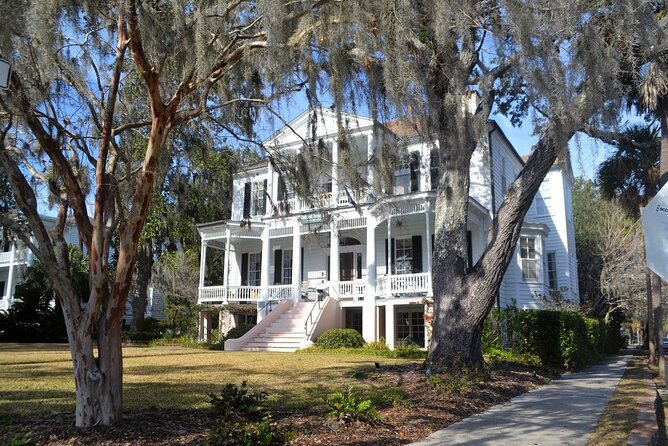 Self-Guided Beaufort Scavenger Hunt: If the Walls Could Talk - Key Features and Inclusions