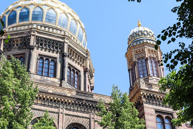 Self-Guided City Quest & First Date in Berlin - Enhancing Your First Date Experience