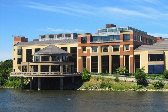 Self-Guided Grand Rapids Scavenger Hunt: Round River City - Meeting and Pickup Information