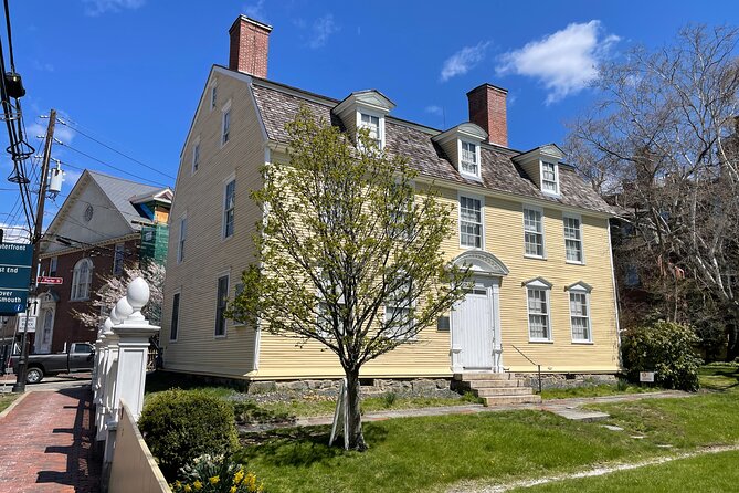 Self Guided Haunted Walking Tour in Portsmouth APP/GPS/EMF Reader - Reviews and Availability