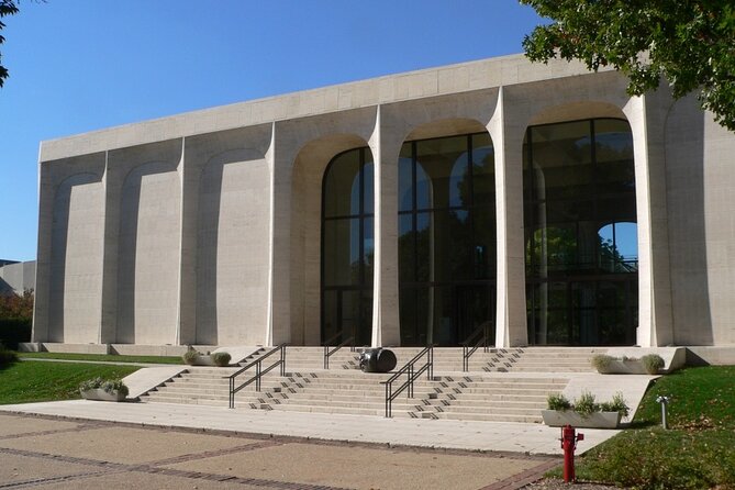 Self-Guided Lincoln Scavenger Hunt: Capitol to Campus! - Meeting and Logistics