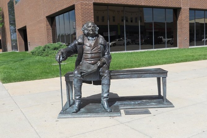 Self-Guided Rapid City Scavenger Hunt: City of Presidents - Solving Puzzles and Challenges