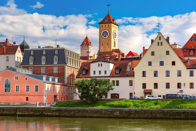 Self-Guided Scavenger Hunt and City Game in Regensburg - Private and Personalized Experience
