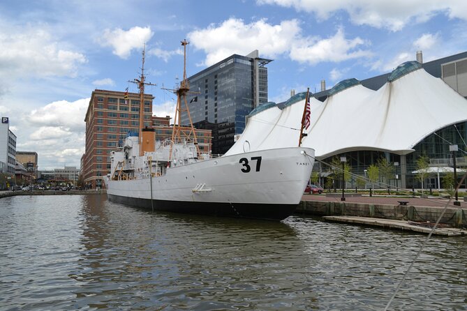 Self-Guided Scavenger Hunt: Baltimore Inner Harbor & Outer Sights - Capturing the Moment