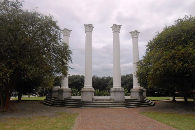 Self-Guided Scavenger Hunt: Castles, Cannons & Colleges - Exploring Charlestons Vibrant Neighborhoods