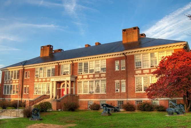 Self-Guided Scavenger Hunt: Centuries of Charlottesville - Whats Included and Excluded