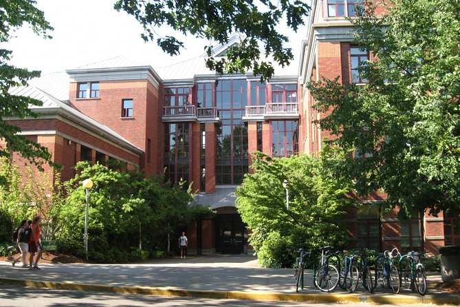 Self-Guided Scavenger Hunt: Eugene Waddle Around Campus - Key Activity Features