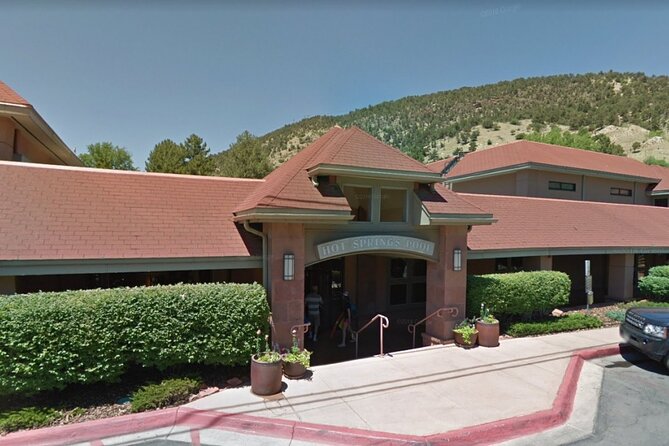 Self-Guided Scavenger Hunt: Glenwood Springs Hospitality Hunt - Solving Clues and Unlocking Landmarks