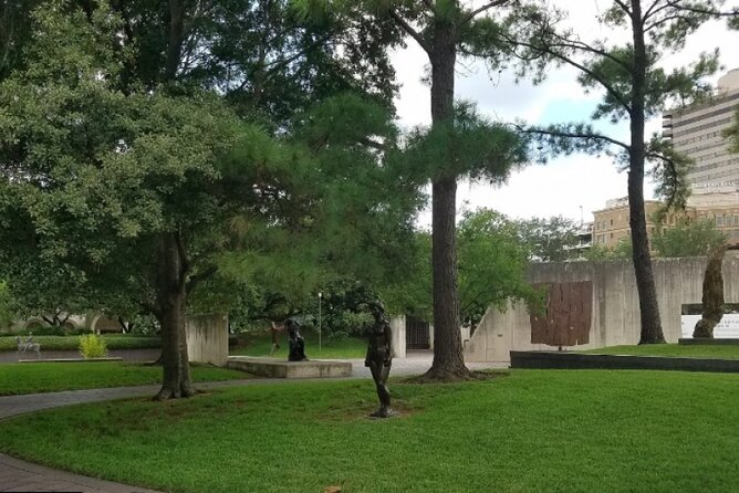 Self-Guided Scavenger Hunt: Houstons Museum District - Participant Roles