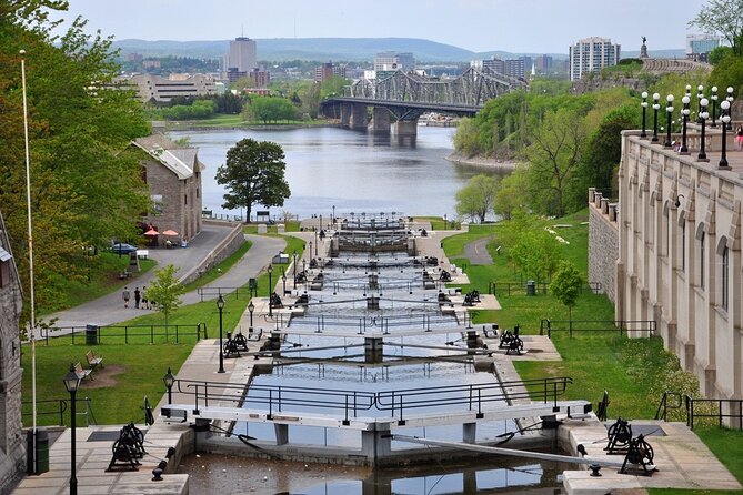 Self-Guided Scavenger Hunt: Ottawa's Iconic Sights - Meeting Point and Logistics