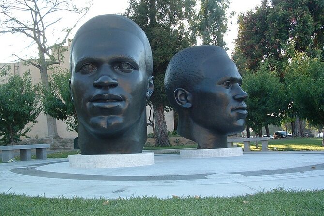 Self-Guided Scavenger Hunt: Pasadena In Full Bloom - Uncovering Photographic Gems
