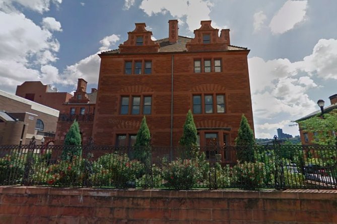 Self-Guided Scavenger Hunt: Pittsburghs Cultural Side - Competitive Fun for Groups and Families